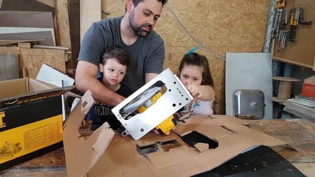 09 - Serra Circular DeWalt DWE575 смотреть онлайн