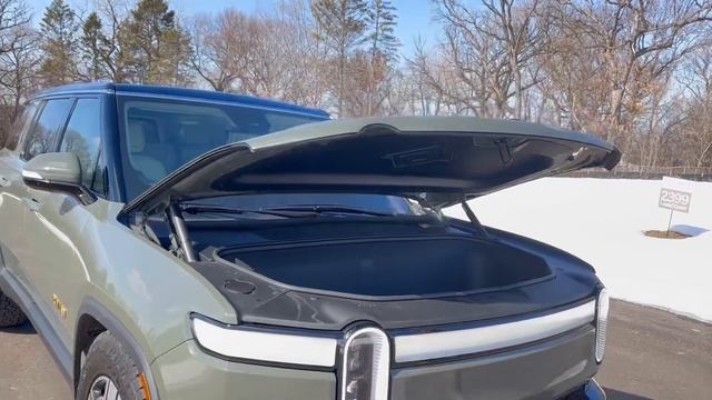 Rivian R1S interview Ocean Coast Launch Edition смотреть онлайн