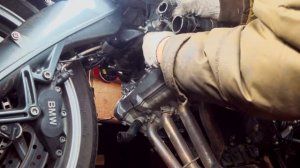 BMW K1300GT замена свечей зажигания и антифриза.