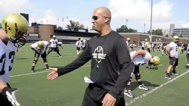 A Day in the Life of Vanderbilt Head Coach James Franklin смотреть онлайн