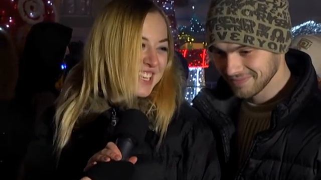 Triolan.Live - Новогодние поздравления Харьковчан своим родным и близким смотреть онлайн