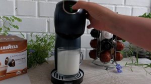 Dolce Gusto Genio S Touch EDG426.GY by DeLonghi + Lavazza Cappuccino