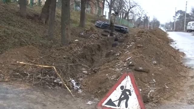 Рабочие приступили к капитальному ремонту водопровода в Ананьеве Одесской области смотреть онлайн