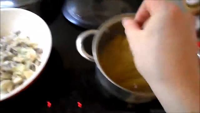 ВЛОГ: Паста с грибами и курицей в сливочном соусе!!! Очень вкусно!!! смотреть онлайн
