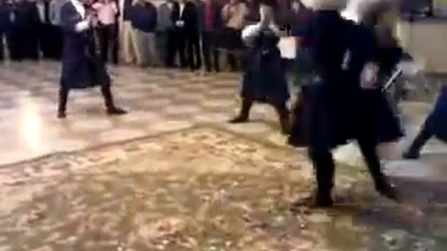 Azerbaijani dance - Азербайджанский танец. смотреть онлайн