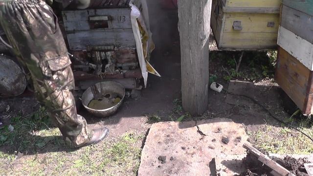 перетопка воска с помощью парогенератора + песня. смотреть онлайн