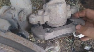 Трындёж и  Иж-2126.Замена передних тормозных колодок.