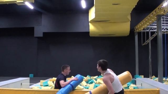 ВЛОГ: Батуты с другом , паркур , чуть не сломал шею мой ДР 15 лет Краснодар