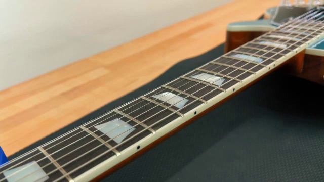 Gibson Les Paul Modern fret sprout...and how to fix it смотреть онлайн