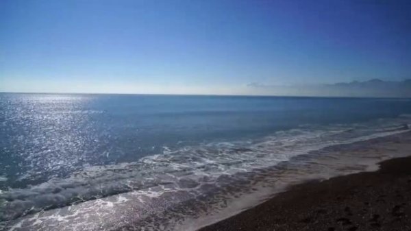 The sound of the waves and the sound of the sea