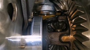 Замена сальника задней полуоси на тракторе Кубота.