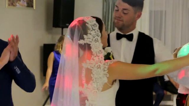 Весілля. Карі очі, чорні брови. смотреть онлайн
