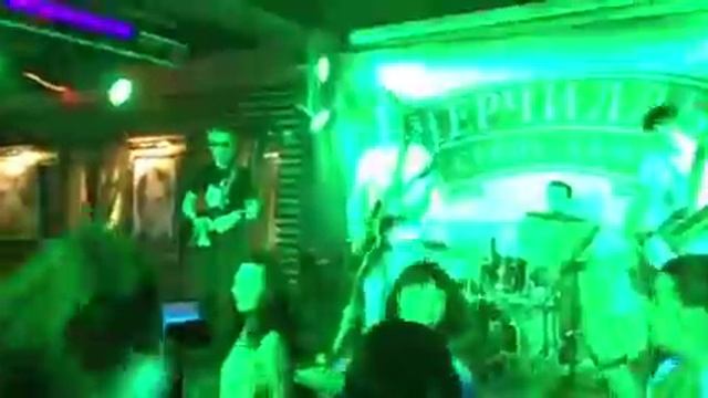 Танго и Кеш - случайно зашли в черчилль смотреть онлайн