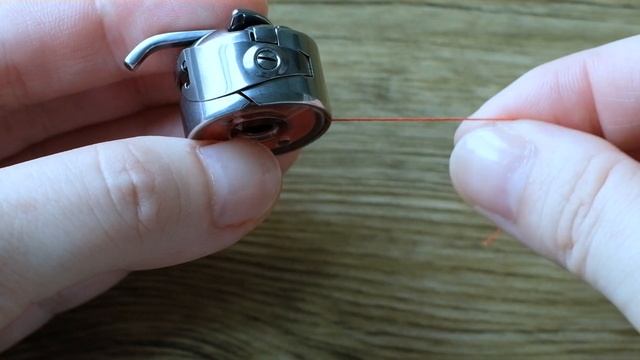 Model 1522 Front-loading vertical oscillating hook bobbin смотреть онлайн