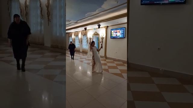 Кто поймал букет ? на свадьбе? смотреть онлайн