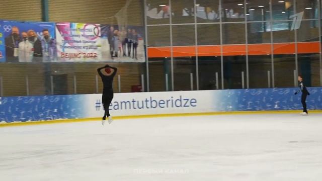 Александра Трусова. Репортаж с тренировки перед началом сезона смотреть онлайн