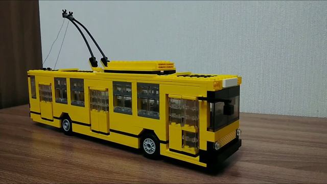Lego троллейбус ЮМЗ Т2 / Lego Trolleybus UMZ T2