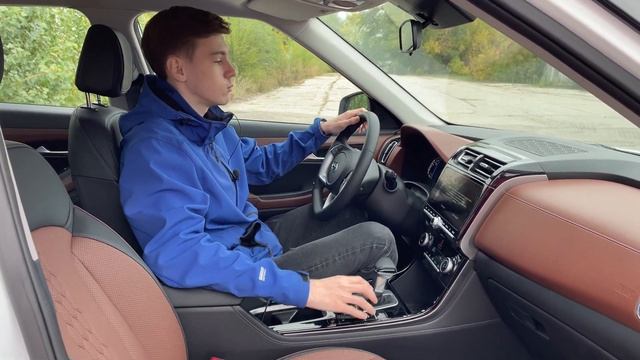 Кто же Лидер? Hyundai Creta или Volkswagen Taos? Выбор между малоразмерными кроссоверами