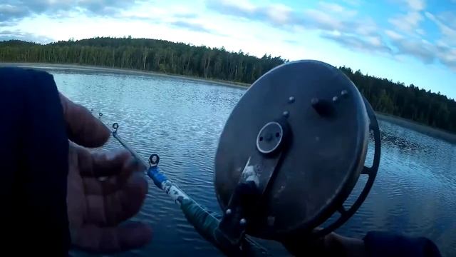 Озеро Светлое. Рыбалка на лодке.. смотреть онлайн