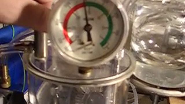Demonstration of medical suction unit with a laboratory vacuum pump смотреть онлайн