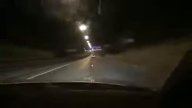 Bugatti Veyron против двух Nissan GT R смотреть онлайн