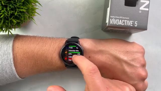 Garmin Vivoactive 5 Review: Best Budget-Friendly Garmin Smartwatch? смотреть онлайн