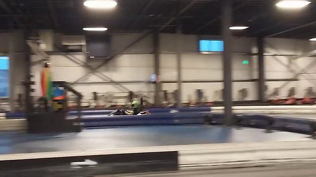 Racing with friends at Overdrive Raceway смотреть онлайн