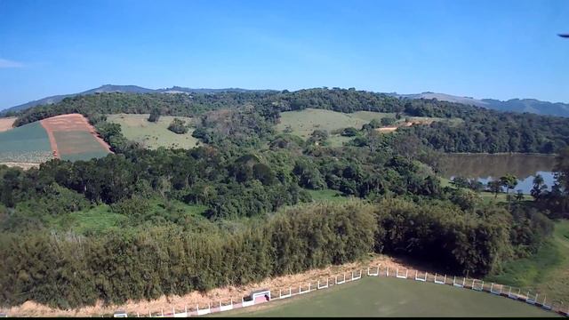 DRONE KF 106-LAGO E CAMPO DE FUTEBOL.