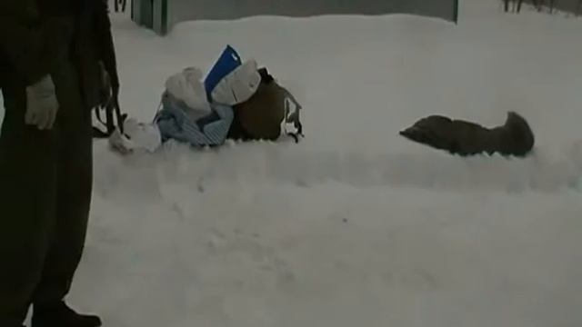 оттаскивание раненого на стропе 1 смотреть онлайн