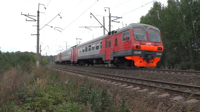ЭД4М-0205/0246 с приветливой бригадой сообщением Екатеринбург-Пасс. - Ощепково - Озеро Андреевское смотреть онлайн