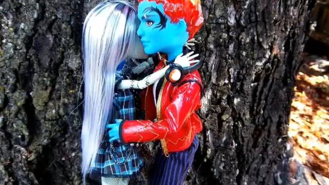 Парочки Монстр хай! ♥♥♥ смотреть онлайн