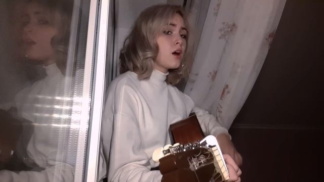 Сижу на подоконнике и пою "Гори твоё фото" / cover смотреть онлайн