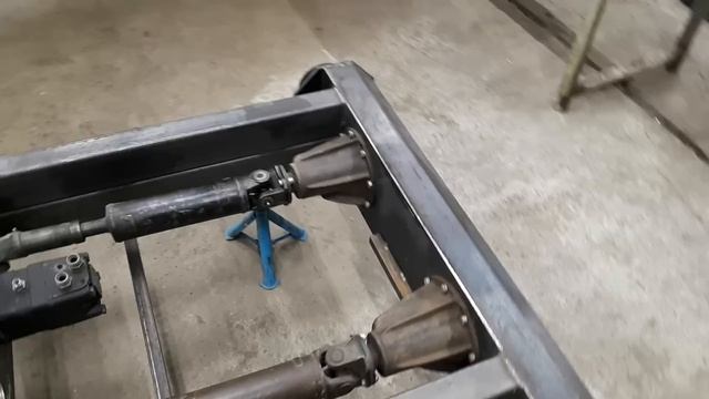 Самодельное бортоповоротное колесное шасси смотреть онлайн