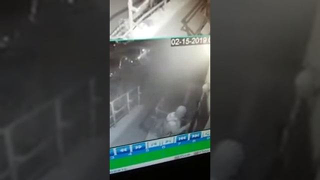 Кража камеры видеонаблюдения .СМОТРЕТЬ ДО КОНЦА!!!!. Армавир ул.Каспарова 23 смотреть онлайн
