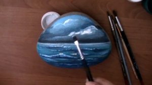 Рисую море на камне. Как рисовать море.