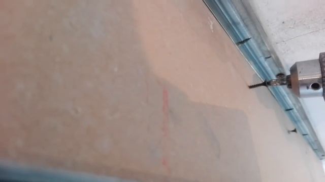 Сложный потолок из ГКЛ. Монтаж ниши под окно. Часть 1. смотреть онлайн