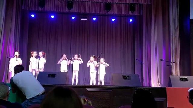 Поющие Волшебники Песенка для всех муз С. Матвеенко 27.03.21г смотреть онлайн
