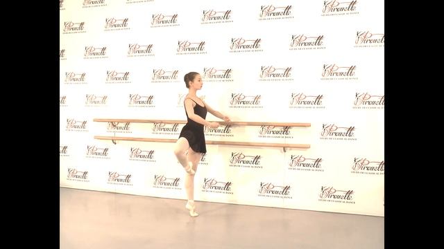"PIROUETTE" 16.05.01 Tour (pirouette) начиная из положения ноги в сторону на 45%, en dehors смотреть онлайн