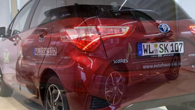 Toyota Yaris Hybrid Style 414194 tokio rot perleffekt "AUTOHAUS S&K NEU WULMSTORF" смотреть онлайн
