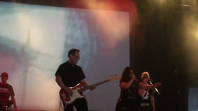 Antipole - Please let me sleep смотреть онлайн
