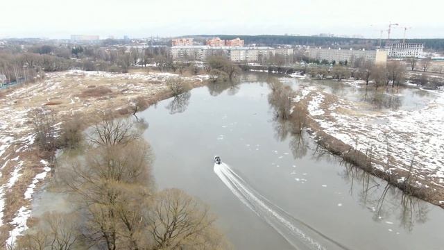 Катер с воздуха смотреть онлайн