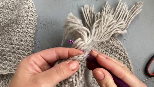 Самые простые кисточки из пряжи для объемного шарфа. смотреть онлайн