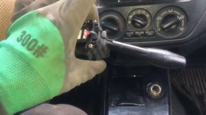 Как снять подрулевые переключатели на автомобиле Mitsubishi Lancer 9 1.6 2004 год