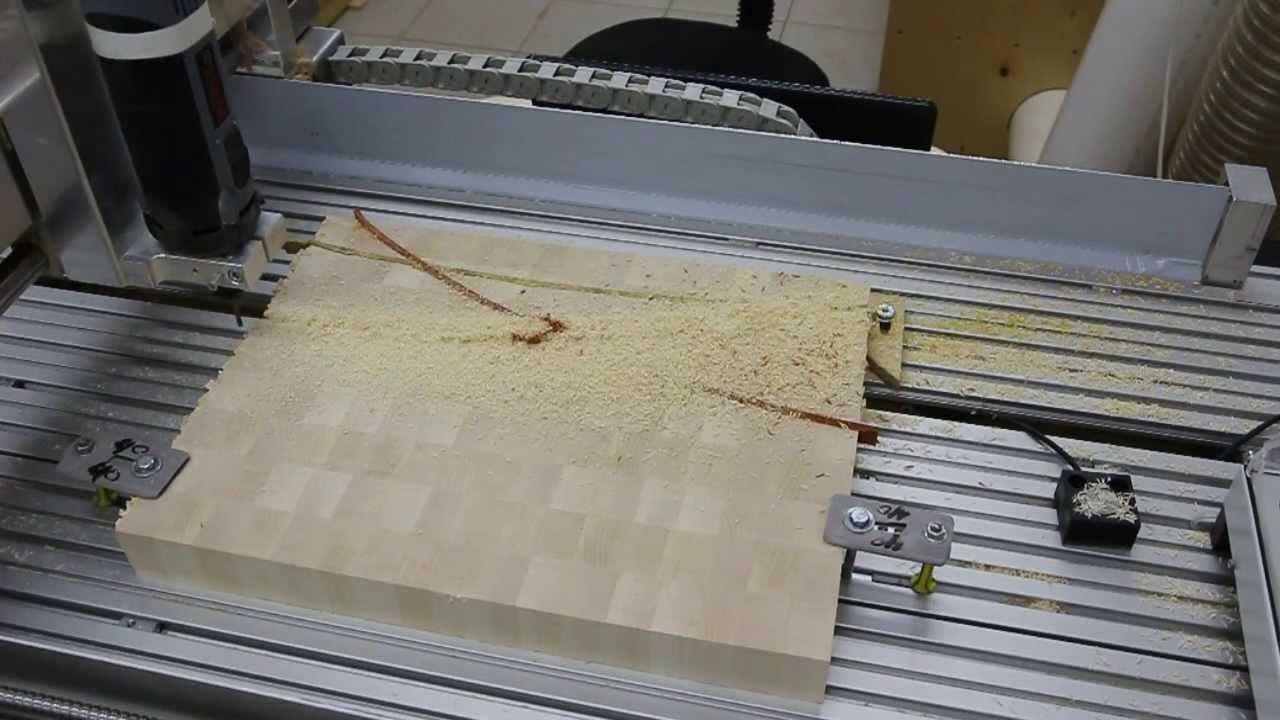 Изготовление разделочной доски с простой вставкой
Making a simple inlaid end grain cutting board смотреть онлайн