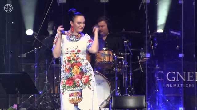 Елена Ваенга. Цветы. БКЗ Октябрьский 01.02.2018 смотреть онлайн