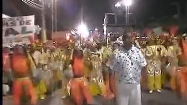 Desfile na Intendente Magalhães - Tv Rio Samba смотреть онлайн