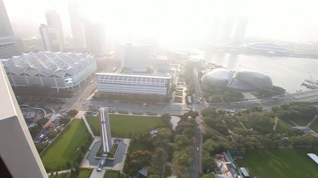 Деловой центр Сингапура с высоты птичьего полета. View of Marina bay смотреть онлайн