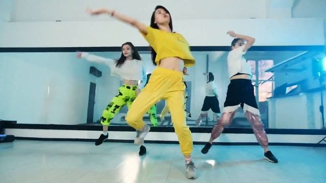 ТАНЦУЙ ДАВАЙ | Adelina Popaz | BIALES DANCE смотреть онлайн