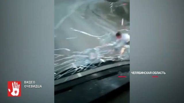 Взял гвоздодер и стал разбивать стекла кабины грузовика смотреть онлайн