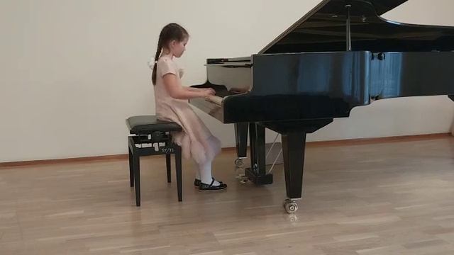 Олехнович Лиза. 8 лет. "Маленькая мазурка" В. Волков. смотреть онлайн